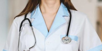 პანდემიის პირობებში ჯანდაცვის სექტორში დასაქმებული ქალების შრომითი უფლებები ირღვეოდა – ომბუდსმენის კვლევა