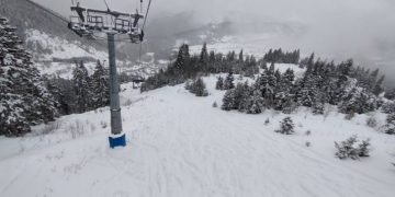 ბაკურიანში მიტარბის პირველი საბაგირო გათიშულია | 50-მდე დამსვენებელი დახმარებას უშედეგოდ ითხოვს