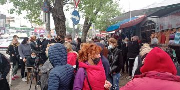 “წაიღეს ყველაფერი, არ იმუშაოთო, წადით სახლში და მშივრები იყავითო” – გარემოვაჭრეების პროტესტი ქუთაისში