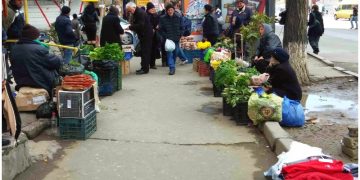 არ შეიძლება ტანსაცმელი, ყველი, ხორცი, ყველაფერი ერთად ტროტუარზე დაწყობილი იყიდებოდეს – კალაძე გარევაჭრობაზე