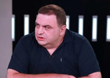 ოპოზიციამ რადიკალური ნაბიჯი უნდა გადადგას. “ოპოზიციამ შეუძლებელი უნდა შეძლოს!პარტიები უნდა დაშალონ და შეიქმნას ერთი დიდი მოძრაობა!”-გუბაზ სანიკიძე