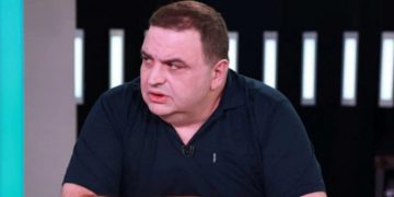 ოპოზიციამ რადიკალური ნაბიჯი უნდა გადადგას. “ოპოზიციამ შეუძლებელი უნდა შეძლოს!პარტიები უნდა დაშალონ და შეიქმნას ერთი დიდი მოძრაობა!”-გუბაზ სანიკიძე