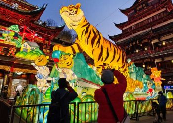 მილიონობით ადამიანისთვის დღეს ახალი წელია. ფოტოკოლაჟი