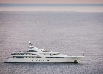 უკრაინაზე თავდასხმამდე, სანქციების შიშის გამო პუტინის იახტა გერმანიიდან გაიყვანეს – Bild