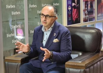 “იაპონელმა მეცნიერებმა დაადგინეს რომ ბიჭებს, რომლებიც ეკრანთან დღეში მინიმუმ 2 საათს ატარებდნენ, უფრო მეტად ჰქონდათ დასმული აუტიზმის სპექტრის აშლილობის (ASD) დიაგნოზი”-წერეთელი