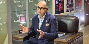 “იაპონელმა მეცნიერებმა დაადგინეს რომ ბიჭებს, რომლებიც ეკრანთან დღეში მინიმუმ 2 საათს ატარებდნენ, უფრო მეტად ჰქონდათ დასმული აუტიზმის სპექტრის აშლილობის (ASD) დიაგნოზი”-წერეთელი