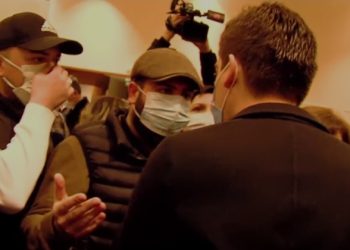 “ქართული ოცნების” ლიდერებს ოპოზიცია ბათუმში  პროტესტით დახვდა