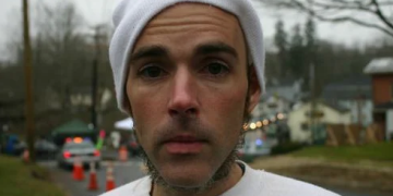 ამერიკელმა მამაკაცმა დედას, ყველა მეგობარს და ნაცნობს უჩივლა და კომპენსაციების სახით 850,000 დოლარი მიიღო