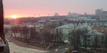 „დაამზადეთ მტრისთვის მოლოტოვის კოქტეილები“ – უკრაინის თავდაცვის სამინისტროს ცნობით კიევში რუსი სამხედროები გამოჩნდნენ