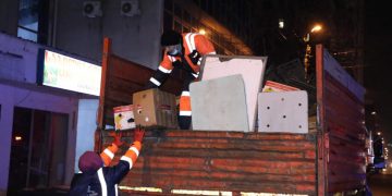 ვარკეთილის მიმდებარე ტერიტორიიდან უკანონოდ განთავსებული გარევაჭრობისთვის განკუთვნილი კონსტრუქციები გაიტანეს