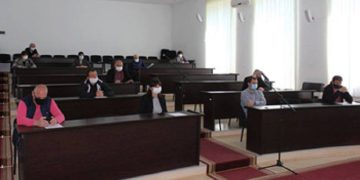 დაპირისპირება ლანჩხუთის საკრებულოში – ოპოზიციის პროტესტის მიუხედავად, მაღალი თანამდებობის პირებმა ხელფასი 50%-ით გაიზარდეს