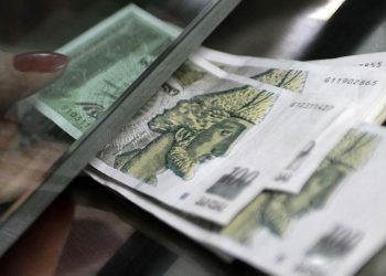 ლარმა სწრაფი გაუფასურება დაიწყო – 1 დოლარის ღირებულებამ 3.10 ლარს მიაღწია