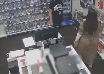 როგორ ძარცვავენ საბერძნეთში მაღაზიებს ქალები (ვიდეო)