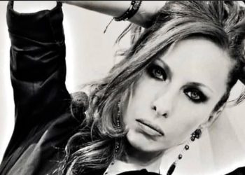 “რა ქნა ქოცმა? დოლარი “ჩამოწია” და ლარი “გაგიმყარათ”, მარა პროდუქტები ისევ ძვირია… კარგია გაქოცებული საქართველო” – დარსმელიძე