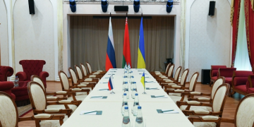 უკრაინასა და რუსეთის დელეგაციებს შორის მოლაპარაკებები დაიწყო