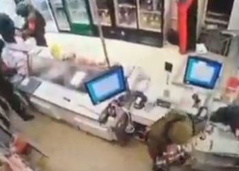 რუსი ოკუპანტები უკრაინის დაბომბილ ქალაქებში მაღაზიებს ძარცვავენ