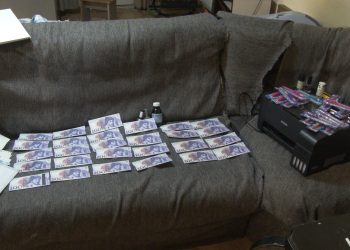 ყალბი ფულის დამზადება-გასაღების ფაქტზე ორი პირი დააკავეს