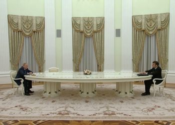 პუტინი-მაკრონის გრძელი მაგიდის საიდუმლო ამოხსნილია