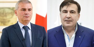 ხან სიკვდილის პირასაა, ხან მკურნალობა სჭირდება ჟენევის ტბის პირას, ხან ჰალუცინაციები აქვს, არადა ყოველდღე განცხადებებს წერს – ქადაგიშვილი სააკაშვილზე
