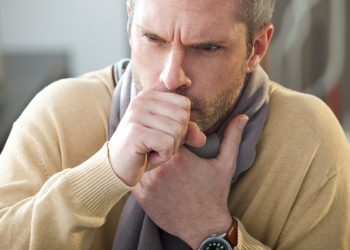 ექიმის რჩევები, რომლებიც ომიკრონის დროს ყელის ტკივილს შეგიმსუბუქებთ