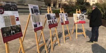 საბჭოთა რუსეთის ოკუპაციის 101 წლისთავთან დაკავშირებით, პარლამენტის შენობის წინ აქცია-პერფორმანსი გაიმართა