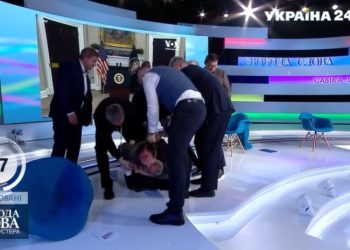 რადას პრორუს დეპუტატს, რომელიც უკრაინულ ჯარს ომის პროვოცირებაში ადანაშაულებდა, პირდაპირ ეთერში სცემეს