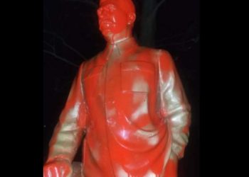 სოფელ ვარიანში, რამდენიმე დღის წინ დადგმული სტალინის ძეგლი წითლად შეღებეს