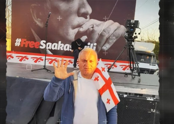 “თავი ჩამოიხრჩო, საეჭვოა ბევრი რაღაცეები, მეუბნებოდა, მითვალთვალებენო, ჩემს შვილს არავინ შეეხოსო” – რას ყვებიან გარდაცვლილი ოჯახის წევრები