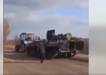 უკრაინელმა ტრაქტორისტმა ოკუპანტს ტექნიკა მოპარა (ვიდეო)