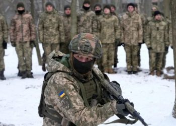 ყველას, ვინც მზად არის და შეუძლია იარაღის ხელში დაჭერა, შეუძლია შეუერთდეს უკრაინის შეიარაღებული ძალების რიგებს – უსაფრთხოების ცენტრი