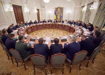 უკრაინის ეროვნული უსაფრთხოებისა და თავდაცვის საბჭომ საგანგებო მდგომარეობის შემოღებას მხარი დაუჭირა