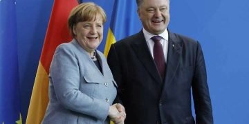 პეტრო პოროშენკო: ანგელა მერკელი უკრაინის მფარველი ანგელოზი იყო