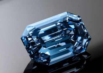 Sotheby’s-ის აუქციონზე 15-კარატიანი უიშვიათესი ლურჯი ბრილიანტი გაიყიდება