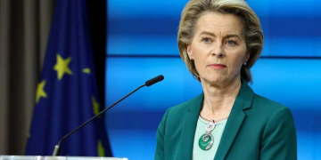 უკრაინაში თუ შეიჭრება, რუსეთი, შესაძლოა, ფინანსურ ბაზრებს გამოეთიშოს – ურსულა ფონ დერ ლეიენი