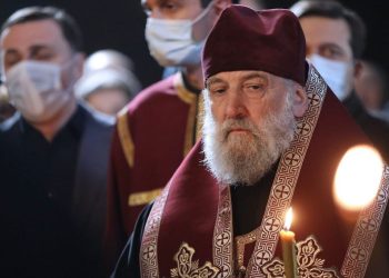 “ვთქვათ, ცოლ-ქმარს შორის რაღაც მოხდა” – მეუფე იოანე რუსეთ-უკრაინის ომს ოჯახის ნგრევას ადარებს