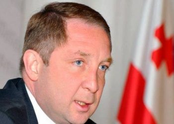 “მარიუპოლი დგას! ყველა დიდ ქალაქს ჩვენები აკონტროლებენ! ახალი ტანკები აღარ ალიიი! კიდევ 300 ფაშისტი შესკუპდა რუსკი კარაბლიკზე” – ბუკა პეტრიაშვილი
