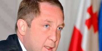 “მარიუპოლი დგას! ყველა დიდ ქალაქს ჩვენები აკონტროლებენ! ახალი ტანკები აღარ ალიიი! კიდევ 300 ფაშისტი შესკუპდა რუსკი კარაბლიკზე” – ბუკა პეტრიაშვილი