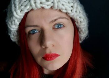 “შუა თბილისში იდგა ორი ჰიპსტერა რუსი… ვეცი, პუტინიც, “როძინაც” და აქ მათი ჩამომთრევიც ცალ-ცალკე ვაგინე” – ანი გაგუა