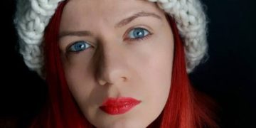 “შუა თბილისში იდგა ორი ჰიპსტერა რუსი… ვეცი, პუტინიც, “როძინაც” და აქ მათი ჩამომთრევიც ცალ-ცალკე ვაგინე” – ანი გაგუა