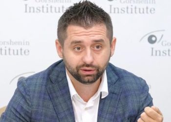 “მადლობა რომ ქუჩაში გამოხვედით და ვიდეომიმართვები ჩაწერეთ” – დავით არახამია საქართველოს მოსახლეობას