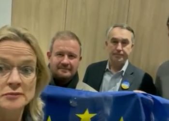 “პუტინი დამარცხდება! ჩვენ თქვენს გვერდით ვართ” – ევროპარლამენტარები უკრაინაში ჩავიდნენ