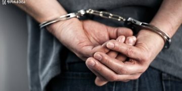 ანტიკორუფციულმა სააგენტომ წალენჯიხის საკრებულოში გიორგი გახარიას პარტიის წევრი დეპუტატი გელა აბულაძე დააკავა