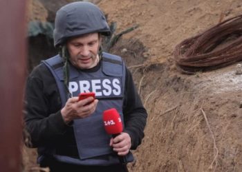 ჩერნიგოვში ოკუპანტებმა ჟურნალისტებსა და მშვიდობიან მოქალაქეებს ცეცხლი გაუხსნეს – დაჭრილია უკრაინელი ჟურნალისტი