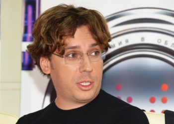 დუმის დეპუტატები ითხოვენ, მაქსიმ გალკინს და გრებენშიკოვს ყველა სახელმწიფო ჯილდო ჩამოერთვათ