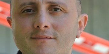 ” ხატი როის აპირებს დაძვრას საქართველოსკენ რომ გევემზადო და შევეგებო ივერიის გაბრწყინებას, გამძვრა სული ამ ოფიციანტად მუშაობით ბლიად!” – გოგიშვილი