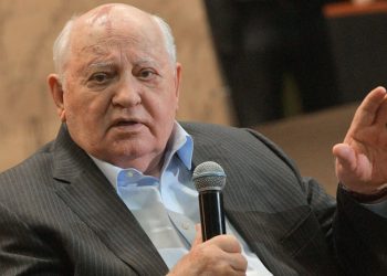 სსრკ-ს  პრეზიდენტი მიხეილ გორბაჩოვი: ”ის, რომ სწორედ საქართველო უნდა გამხდარიყო საბჭოთა კავშირის უფლებამონაცვლე გაეროსა და მსოფლიო ბანკში, დასტურდება 1937 წელს იოსებ სტალინის მიერ ხელმოწერილი ბრძანებულებით!!!”