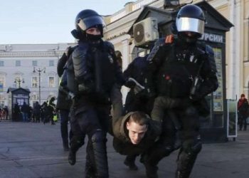რუსეთში უკრაინასთან ომის მოწინააღმდეგეთა აქციებზე დაკავებულთა რაოდენობამ 3 500-ს გადააჭარბა