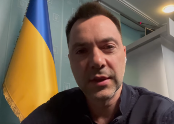 “მინდა გითხრათ ისეთ მუქარებზე, როგორიცაა კადიროველების ღორის ტყავში გახვევა და დაცინვებზე, რომ მათ უნდა აჭამოთ სალა და დაათროთ არყით …”-არესტოვიჩი