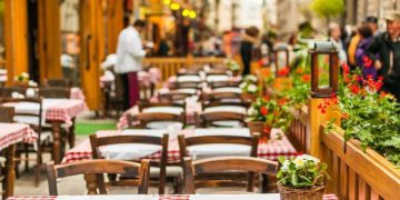 საზოგადოებრივი კვების ობიექტებისთვის სტუმრების რაოდენობრივი შეზღუდვა უქმდება