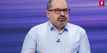 “დაზუსტებულ ამბავს გეუბნებით – ის, რასაც ამბობს კობახიძე, წინასწარ წაკითხული აქვს ღარიბაშვილს და პირიქით…”